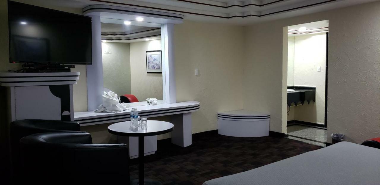 Hotel Modelo เม็กซิโกซิตี้ ภายนอก รูปภาพ